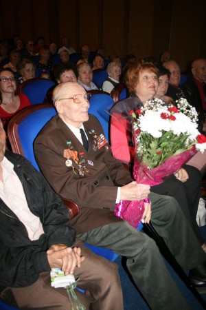 На спектакле "Время героев". 2013 г. На спектакле "Время героев". 2013 г.